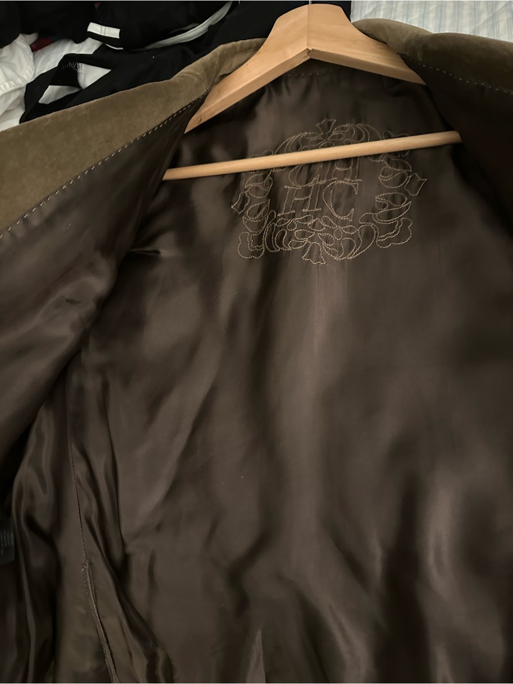 Carolina Herrera Olive Suede Tailored Blazer - Picture 2 of 8